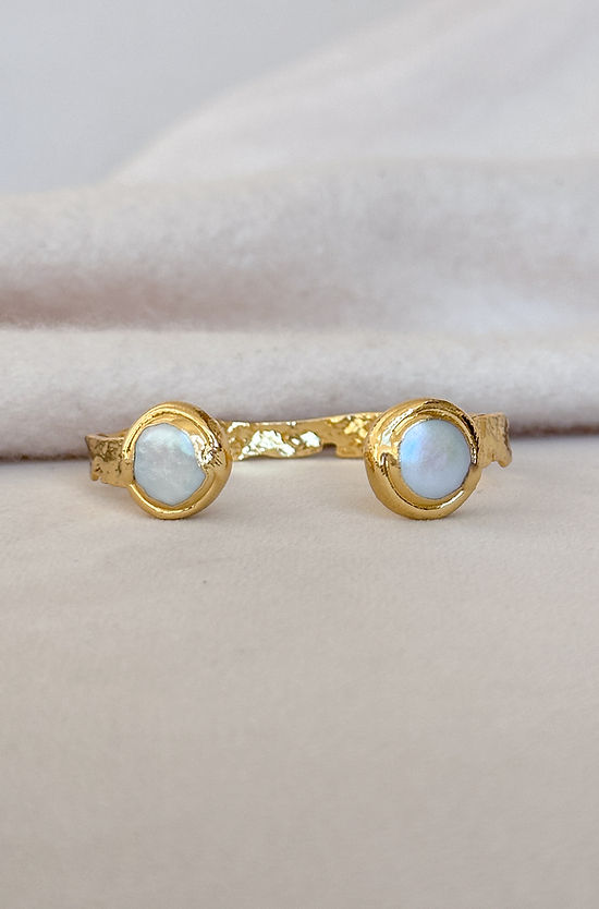 EE Misty Cuff-Round Pearl
