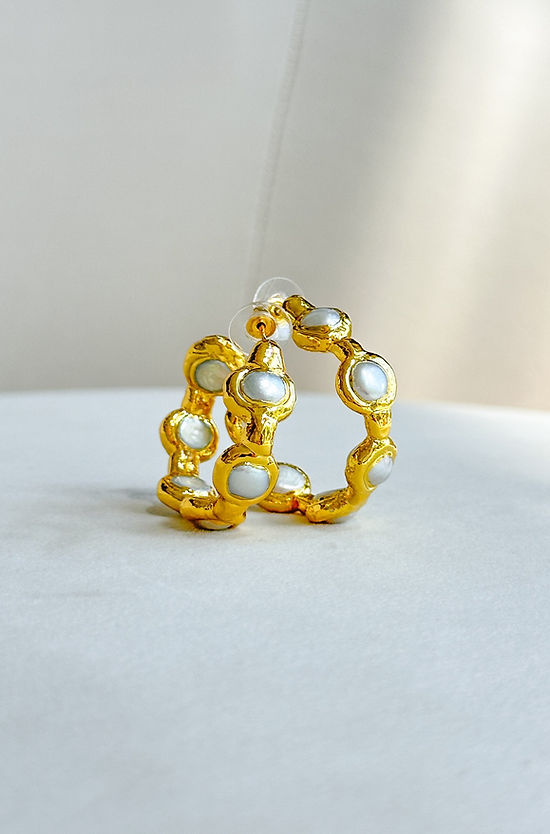 EE Paradise Pearl Hoops
