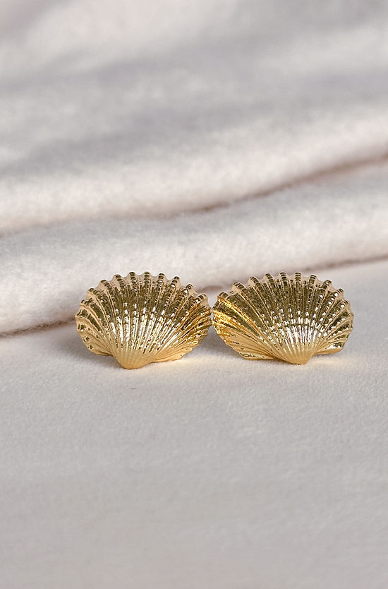 EE Gold Shell Studs