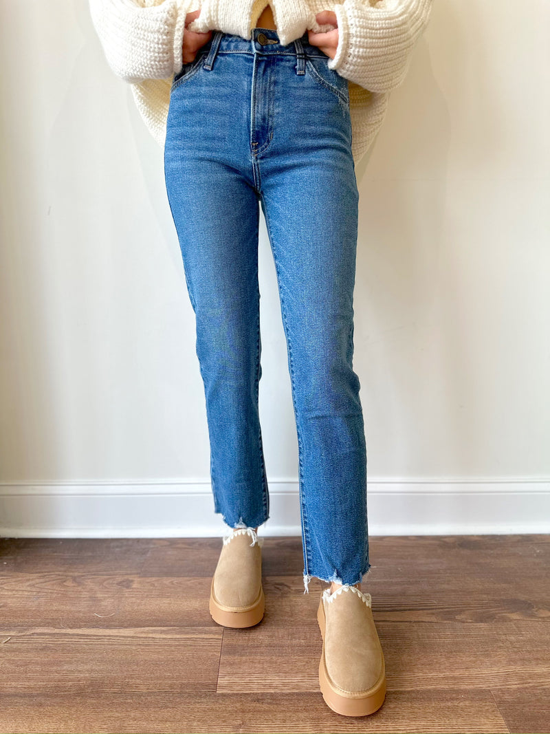 Jamie Straight Leg Jeans- Medium