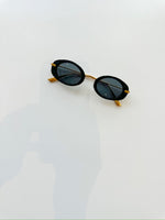 Carrie Oval Sunglasses-Black