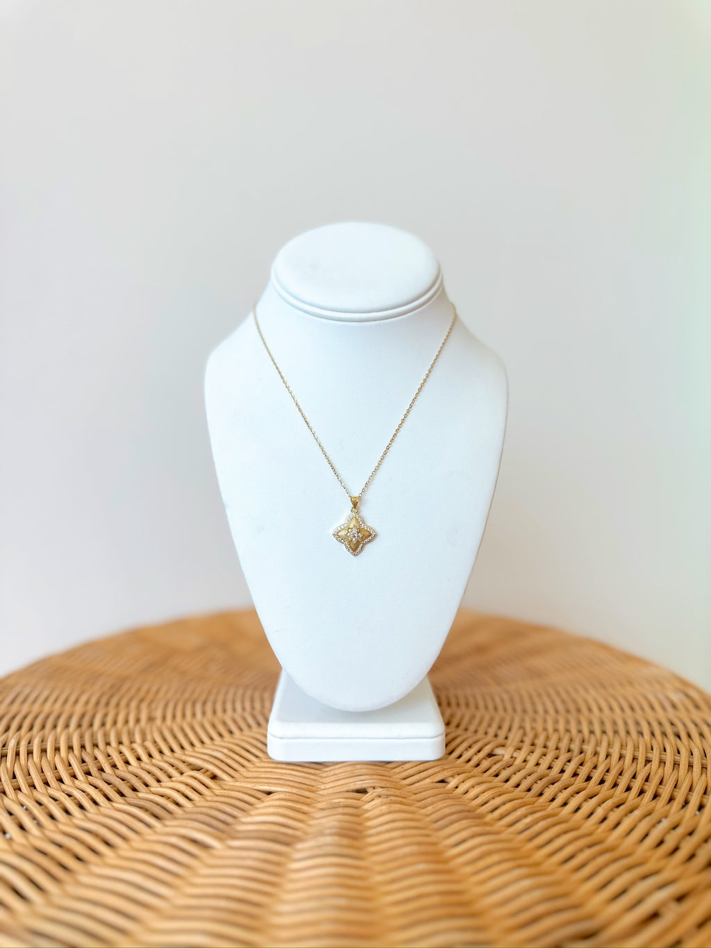 Rosa Clover Necklace