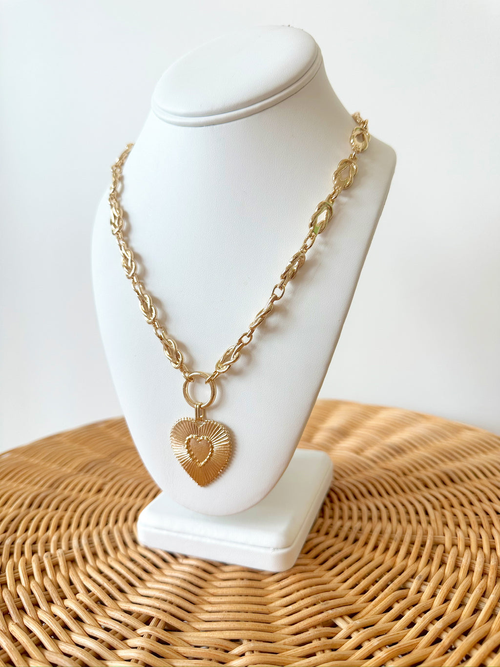 Jill Heart Pendant Necklace