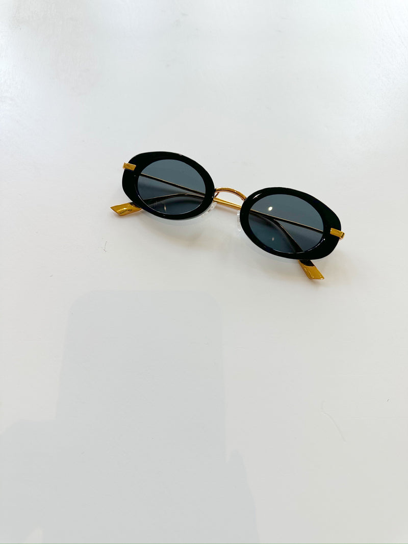 Carrie Oval Sunglasses-Black