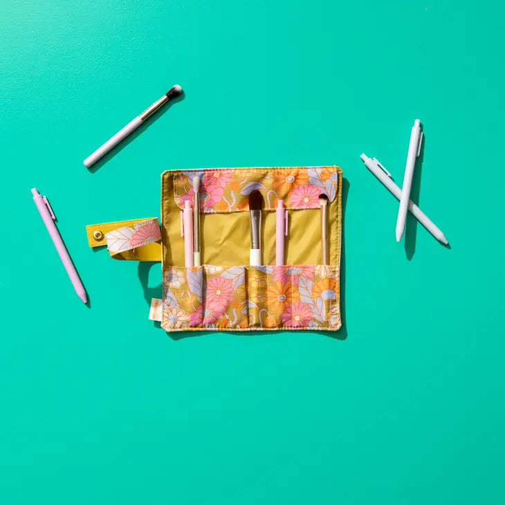 Small Roll Up Pouch- Gatherin Flowers